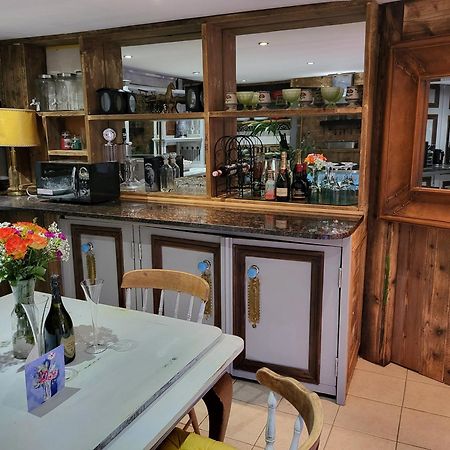 Seaside Hideaway St Leonards Apartment เฮสติงส์ ภายนอก รูปภาพ