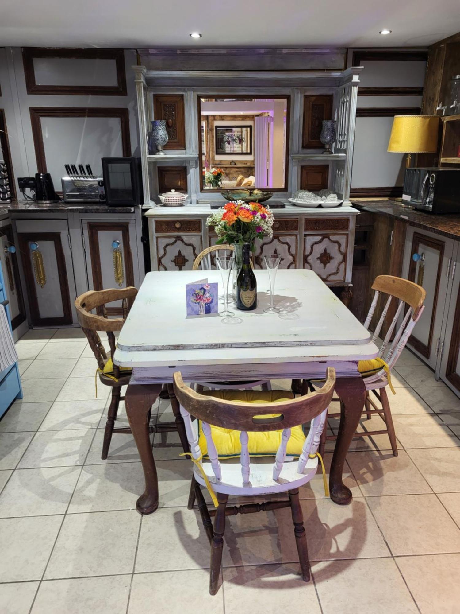 Seaside Hideaway St Leonards Apartment เฮสติงส์ ภายนอก รูปภาพ