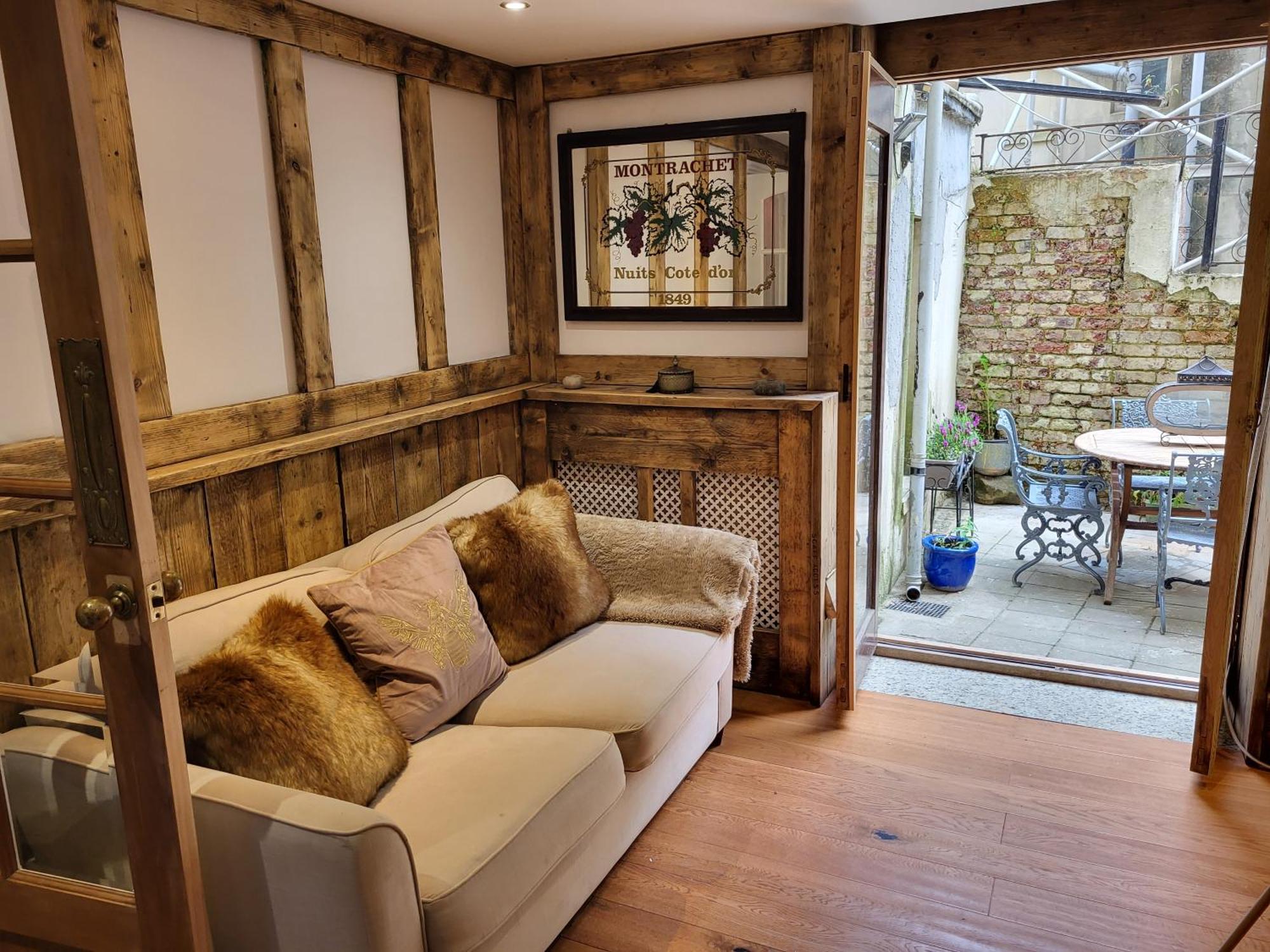 Seaside Hideaway St Leonards Apartment เฮสติงส์ ภายนอก รูปภาพ