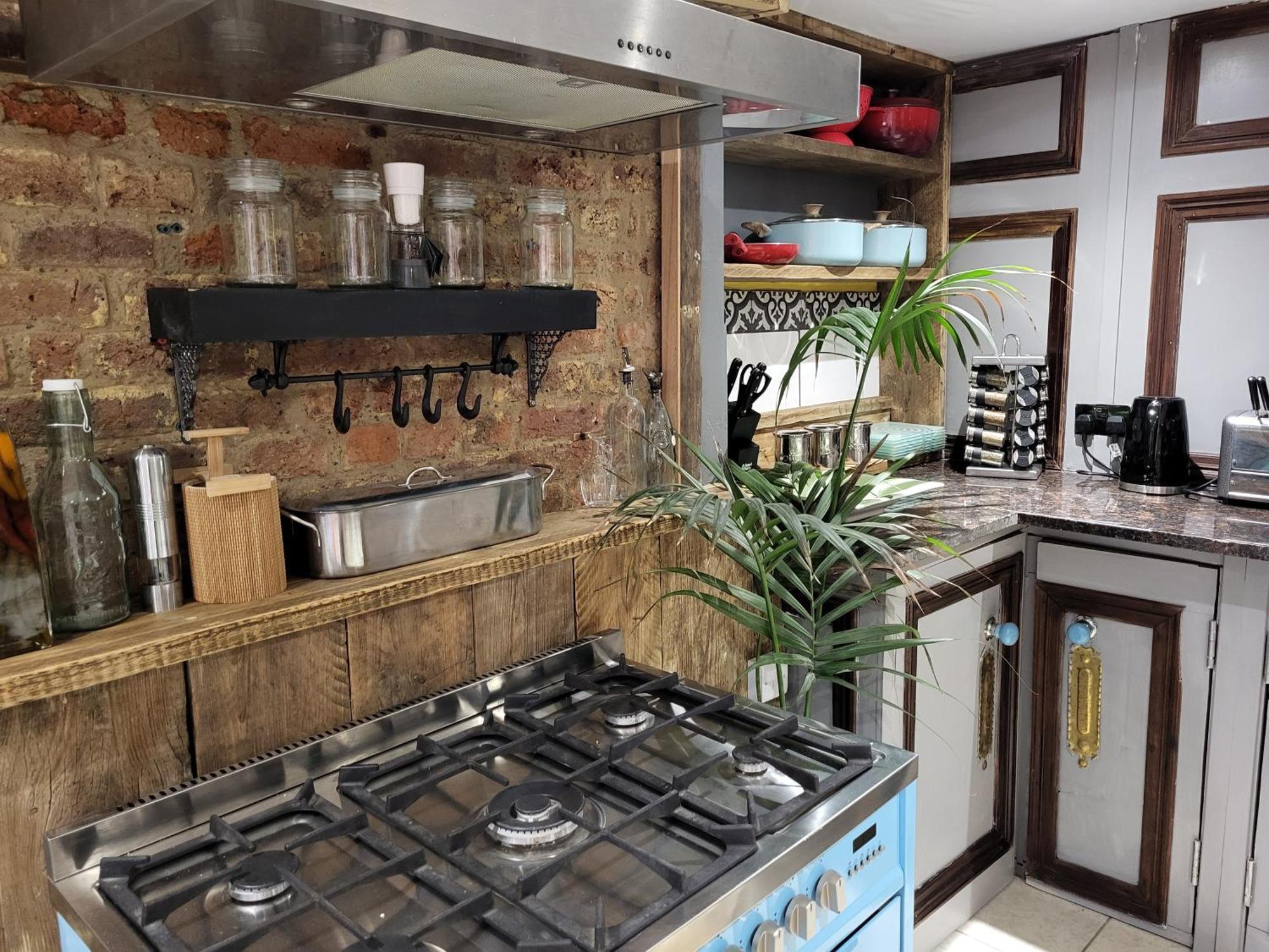 Seaside Hideaway St Leonards Apartment เฮสติงส์ ภายนอก รูปภาพ