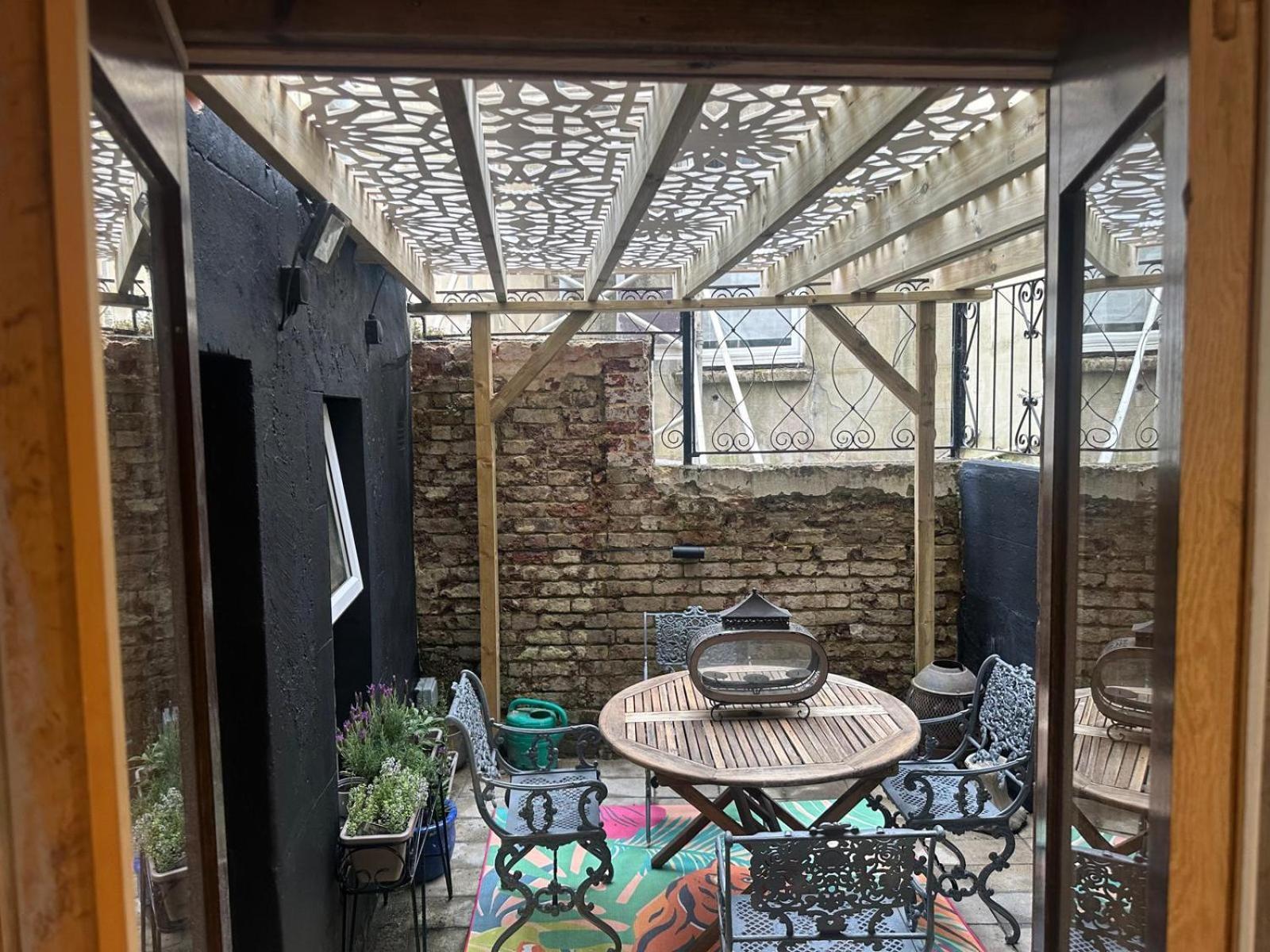 Seaside Hideaway St Leonards Apartment เฮสติงส์ ภายนอก รูปภาพ