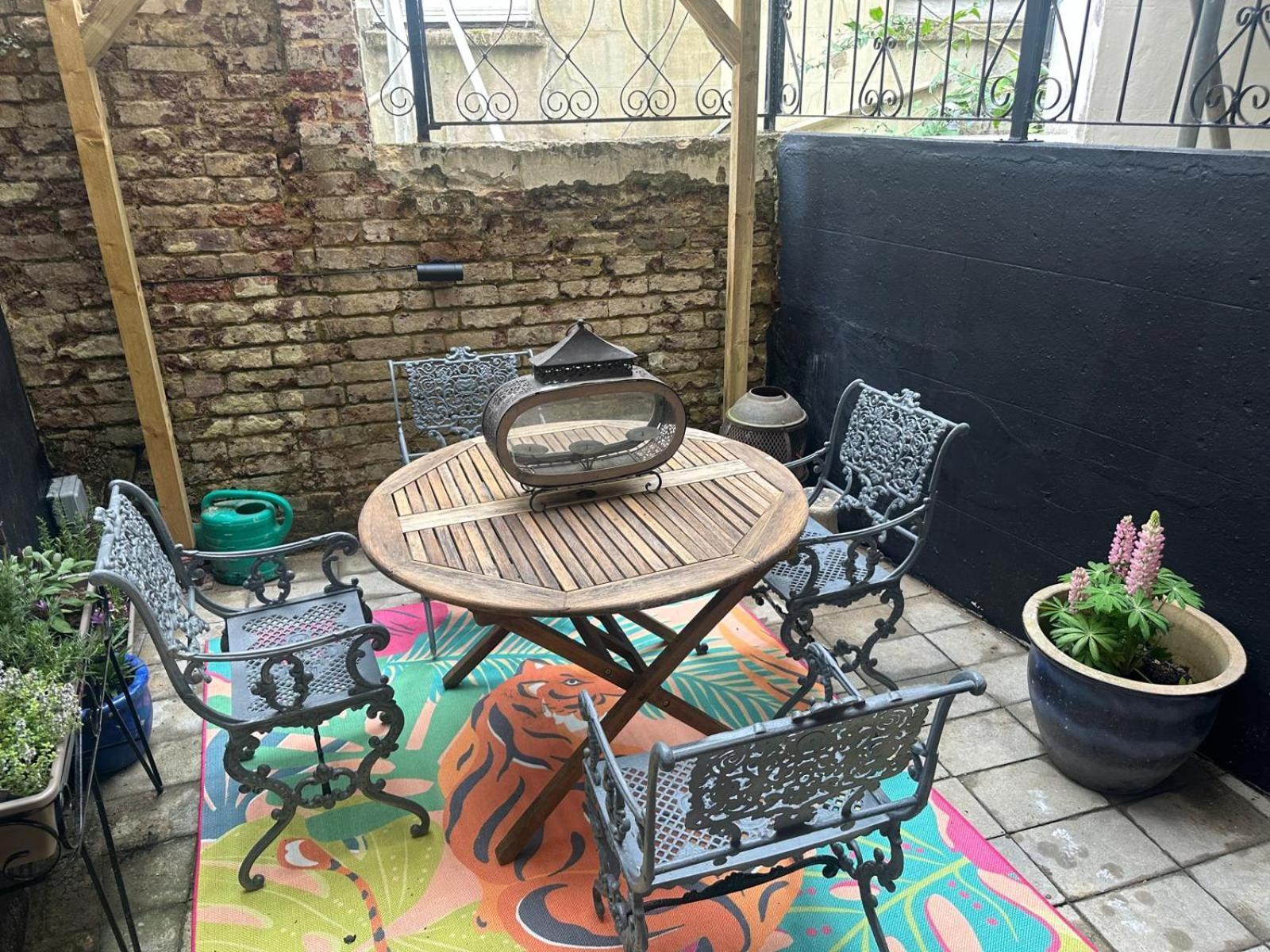Seaside Hideaway St Leonards Apartment เฮสติงส์ ภายนอก รูปภาพ
